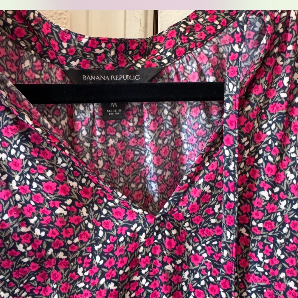 Banana Republic Pink Floral Blouse - Picture 4 of 5